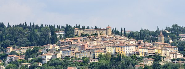 Comment choisir une location de vacances en Provence avec des ateliers de poterie et des visites de champs de lavande?
